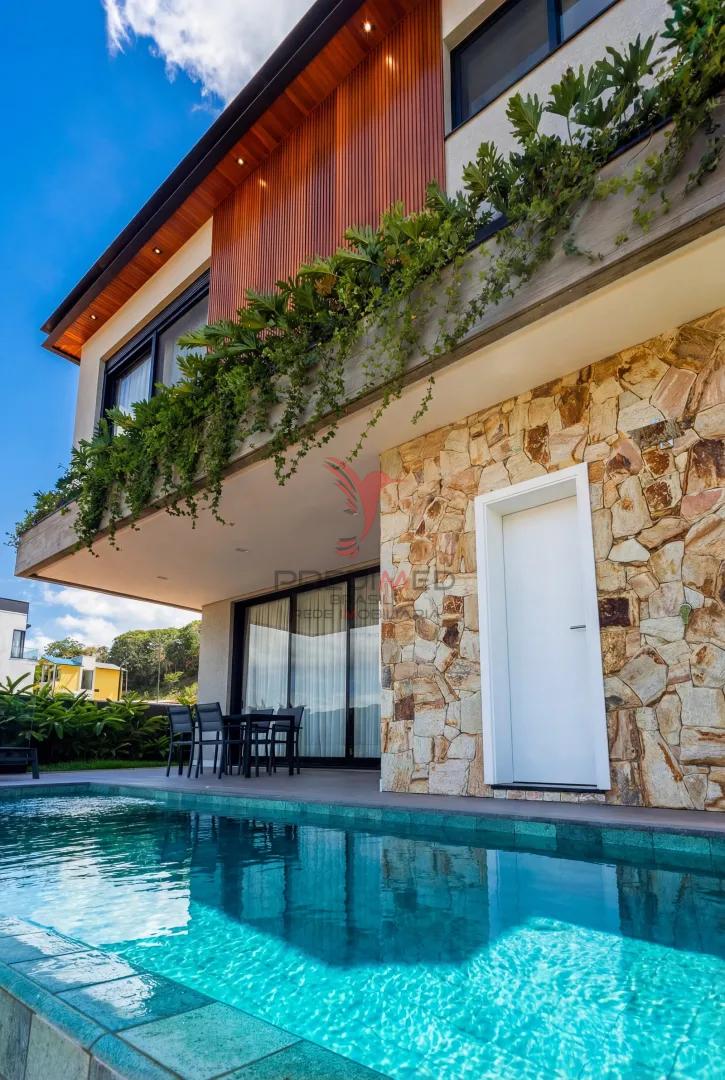 Casa Montagna: Exclusividade e Lazer Completo no Condom&iacute;nio Colinas de Cambori&uacute; Village Avenida Marginal Oeste - - 