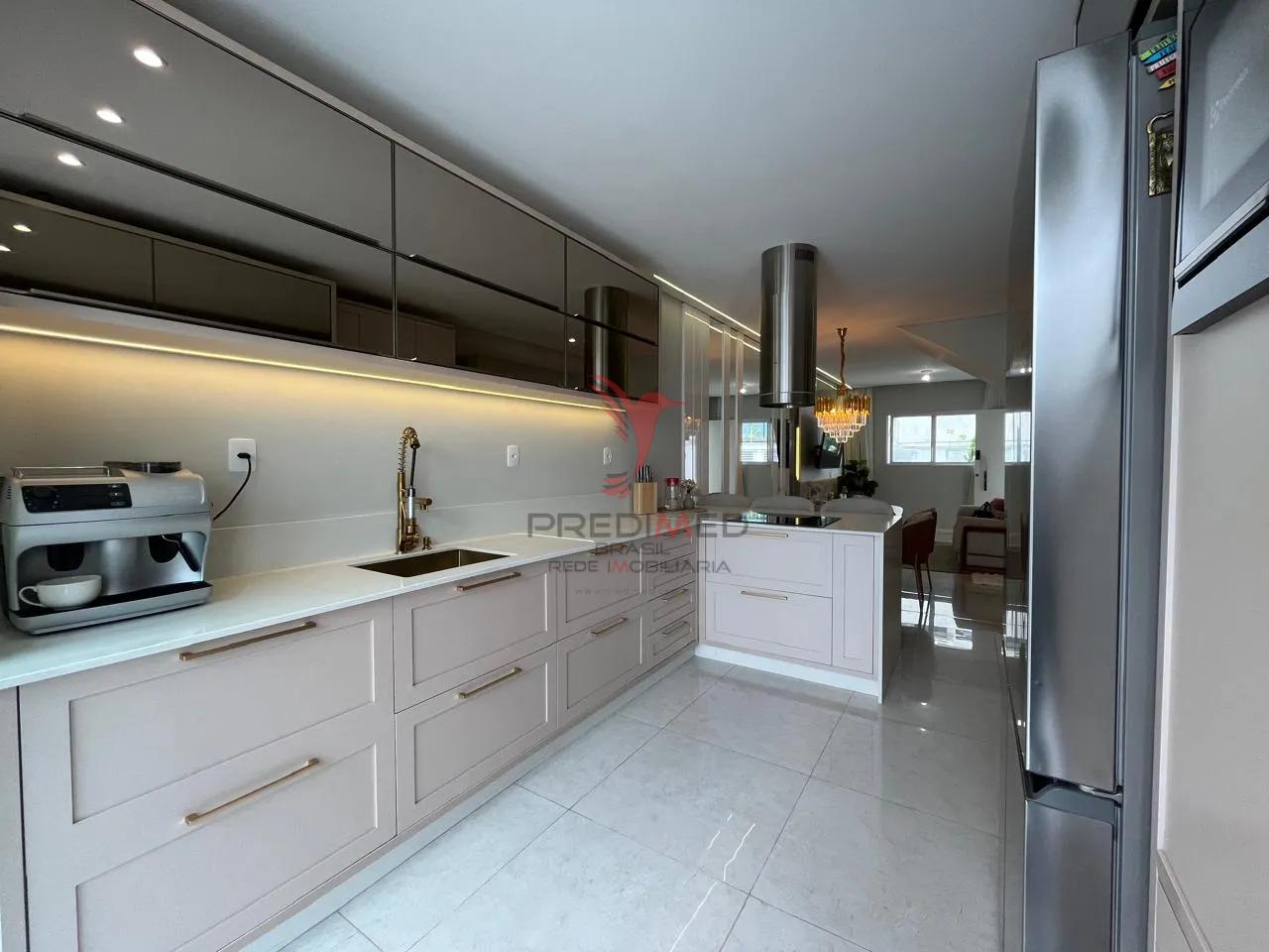 Sobrado Mobiliado e Decorado: Seu Ref&uacute;gio com Piscina, no bairro Dom Bosco em ITAJAI Rua Esperidião Graciliano da Silva Itajaí - 