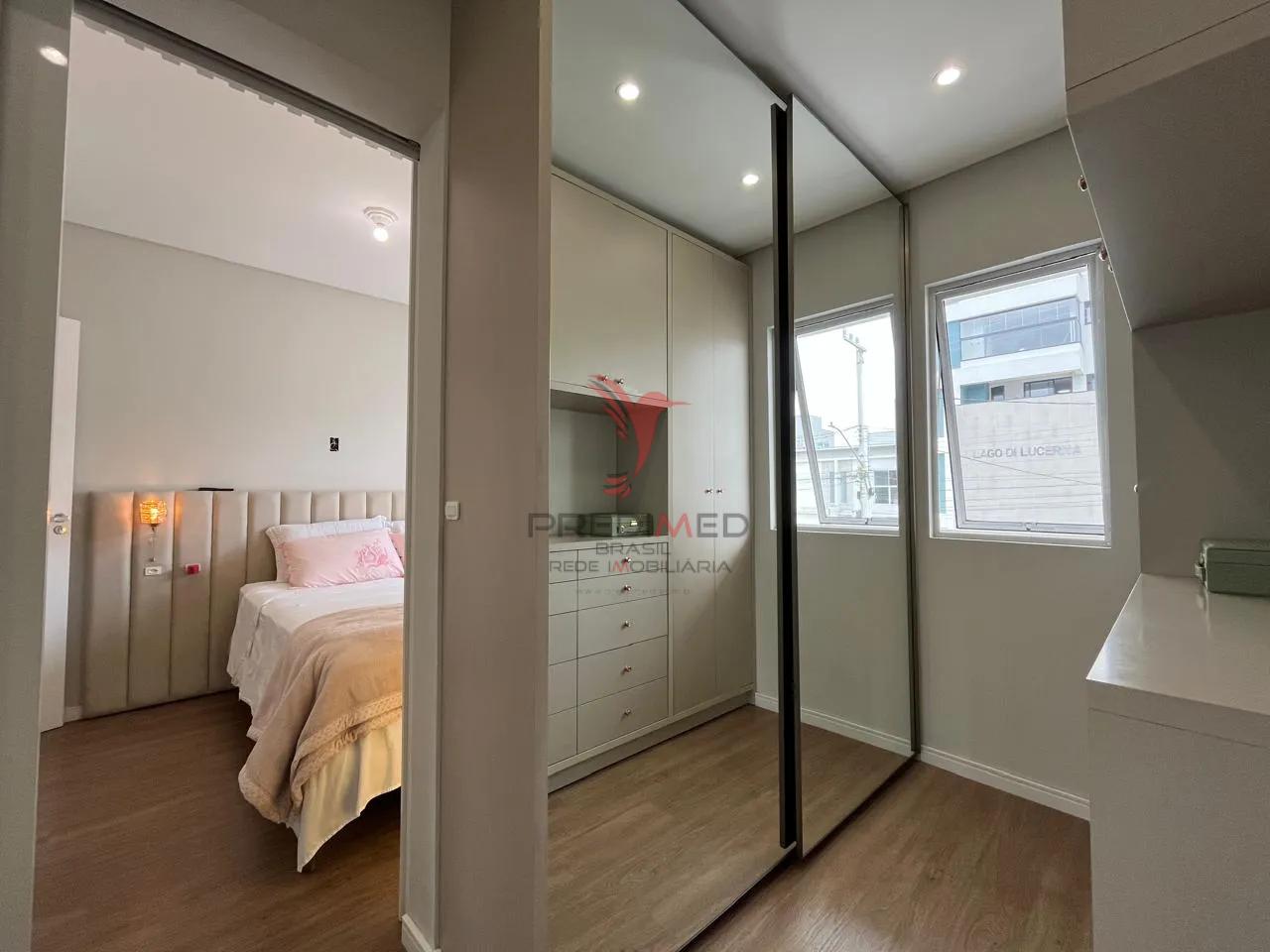 Sobrado Mobiliado e Decorado: Seu Ref&uacute;gio com Piscina, no bairro Dom Bosco em ITAJAI Rua Esperidião Graciliano da Silva Itajaí - 