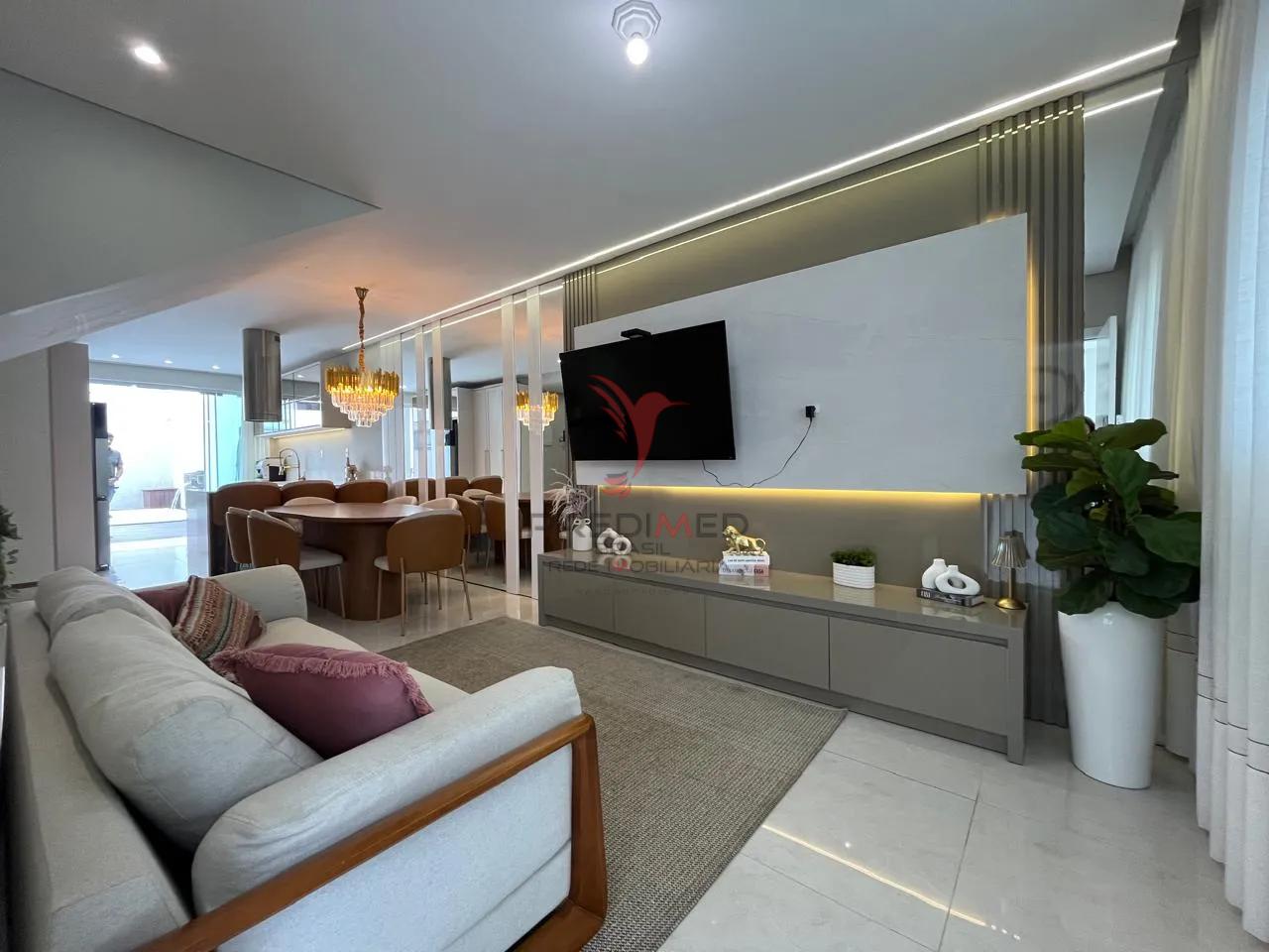 Sobrado Mobiliado e Decorado: Seu Ref&uacute;gio com Piscina, no bairro Dom Bosco em ITAJAI Rua Esperidião Graciliano da Silva Itajaí - 