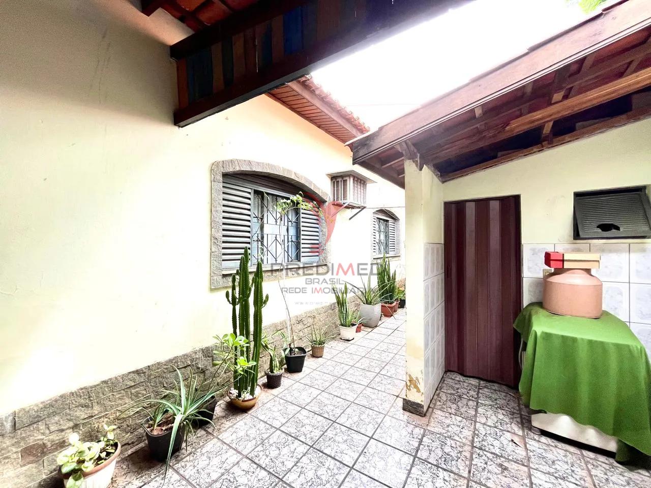 Casa t&eacute;rrea, com 3 quartos,  a venda no bairro Mayard em Itu Rua Doutor Antônio Sylvio Cunha Bueno - - 