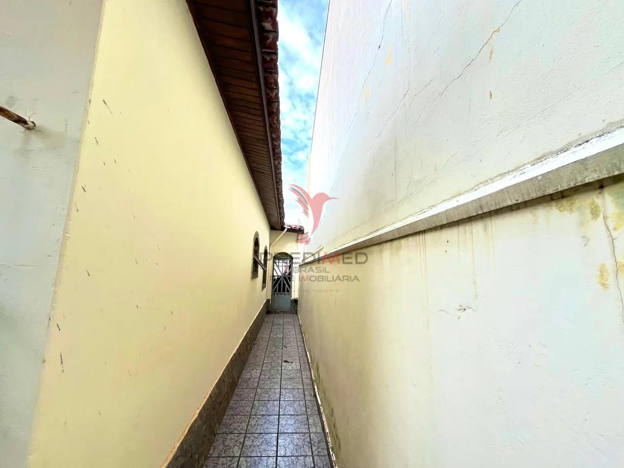 Casa t&eacute;rrea, com 3 quartos,  a venda no bairro Mayard em Itu Rua Doutor Antônio Sylvio Cunha Bueno - - 