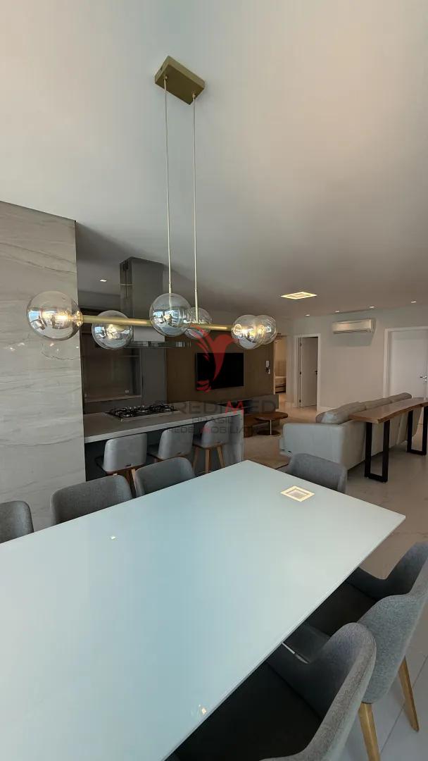 Luxo e Exclusividade na Meia Praia: Apartamento Mobiliado no Garden Square Residence Rua 202 - - 