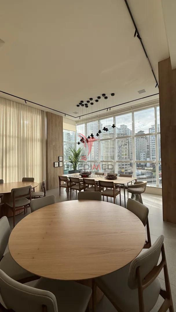 Luxo e Exclusividade na Meia Praia: Apartamento Mobiliado no Garden Square Residence Rua 202 - - 