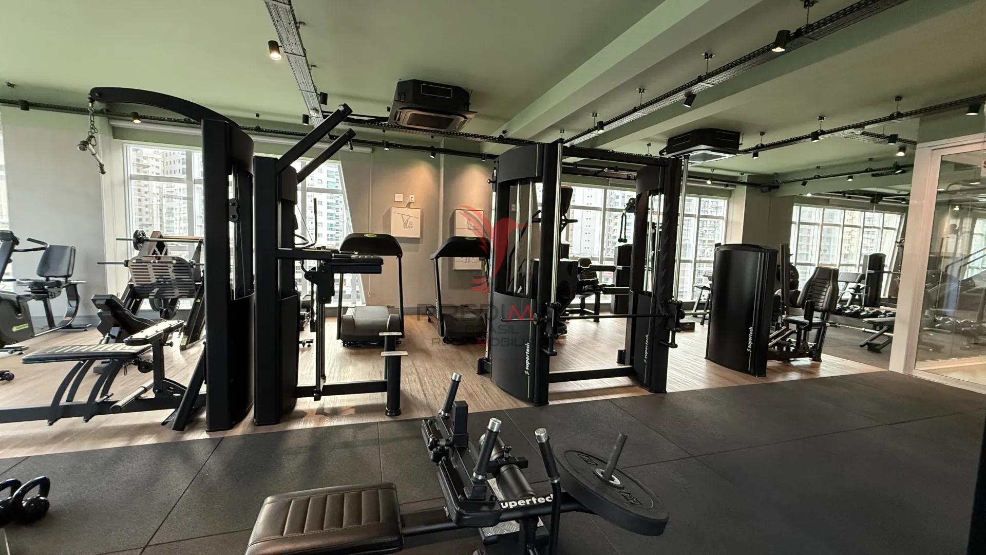 Luxo e Exclusividade na Meia Praia: Apartamento Mobiliado no Garden Square Residence Rua 202 - - 