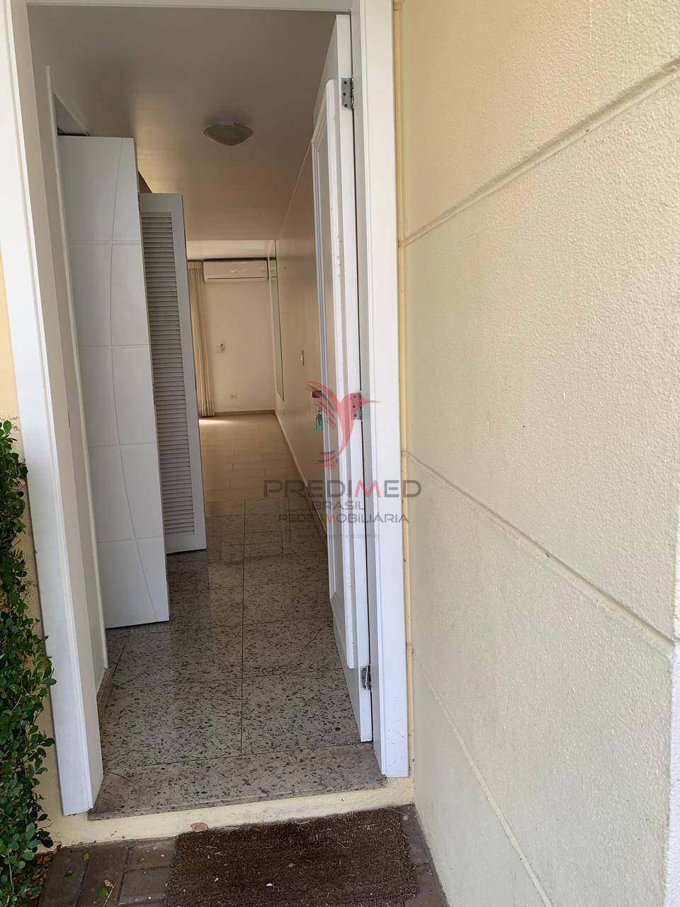 Vendo casa com 200 mts2, 4 Quartos( 2 Suites ) em condom&iacute;nio fechado no Morumbi. SP Rua do Símbolo São Paulo - 