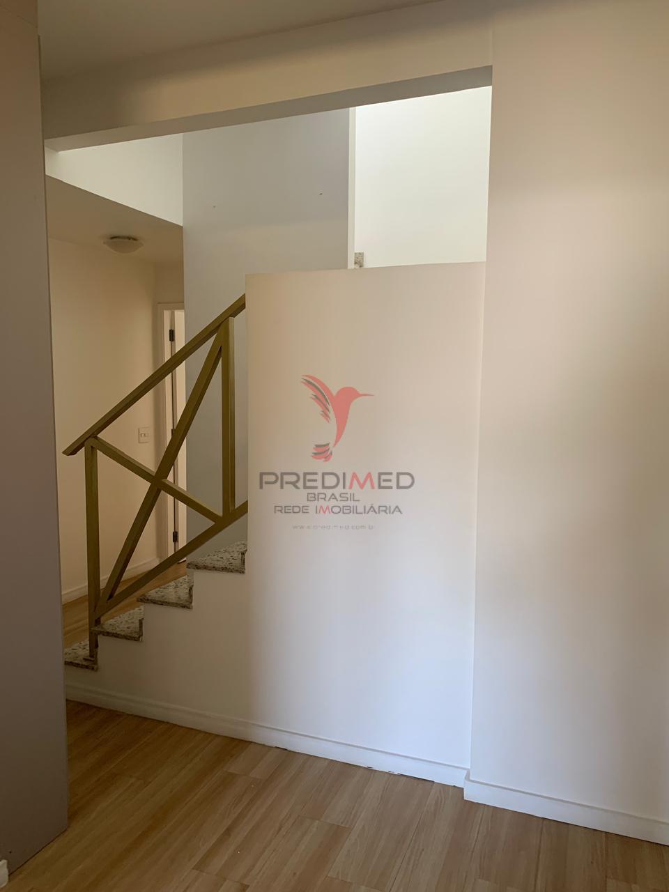 Vendo casa com 200 mts2, 4 Quartos( 2 Suites ) em condom&iacute;nio fechado no Morumbi. SP Rua do Símbolo São Paulo - 