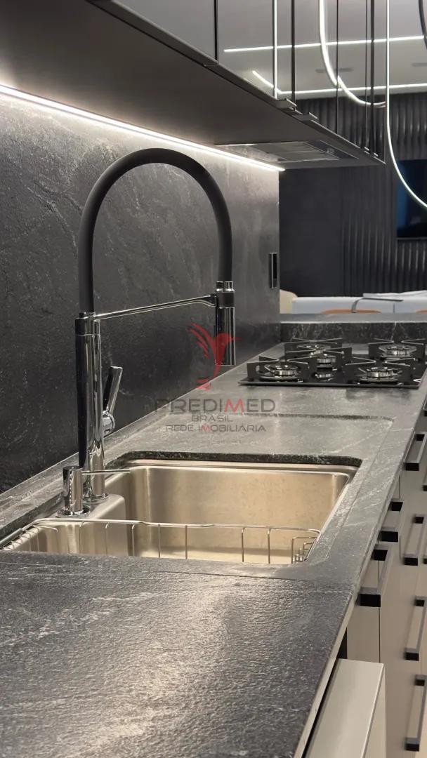 NIZUC Residence: O Privil&eacute;gio de Viver no Cora&ccedil;&atilde;o da Meia Praia  - - 