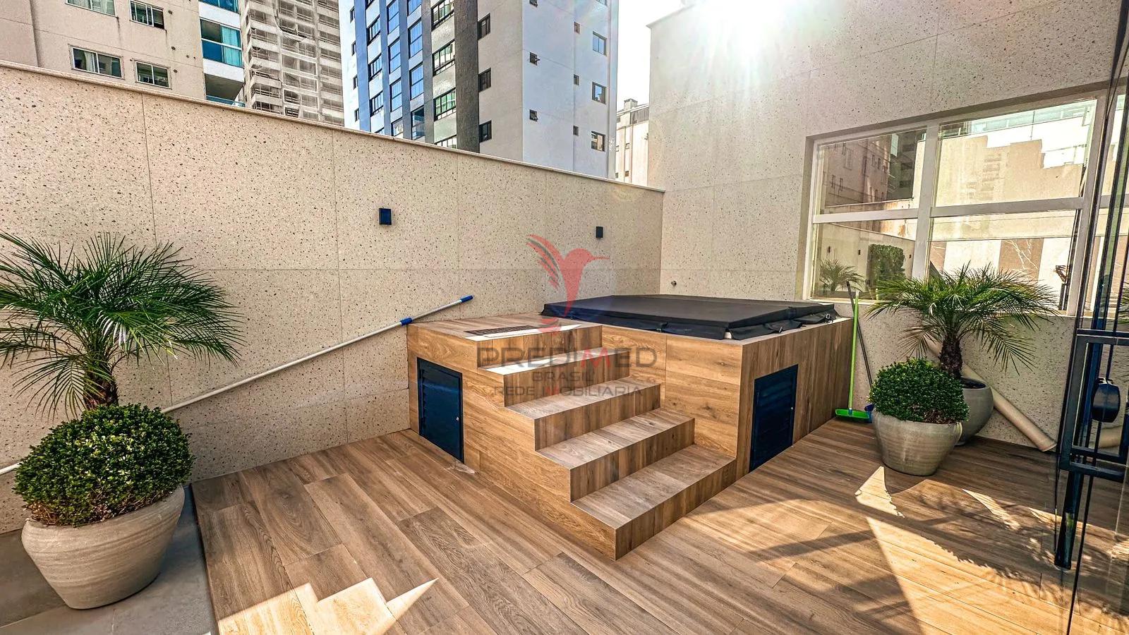 NIZUC Residence: O Privil&eacute;gio de Viver no Cora&ccedil;&atilde;o da Meia Praia  - - 