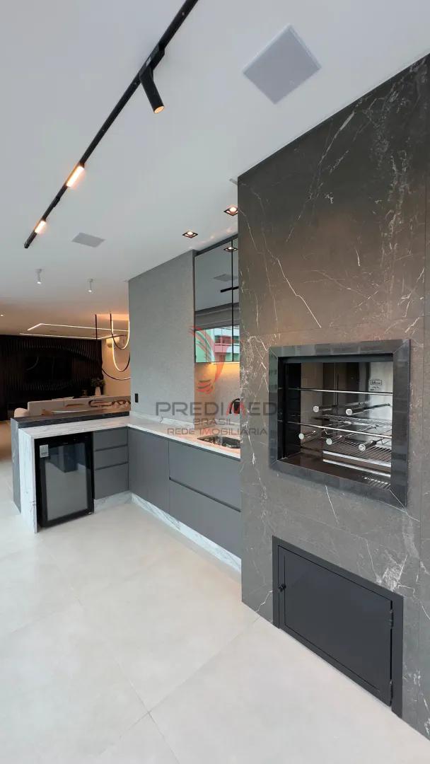 NIZUC Residence: O Privil&eacute;gio de Viver no Cora&ccedil;&atilde;o da Meia Praia  - - 