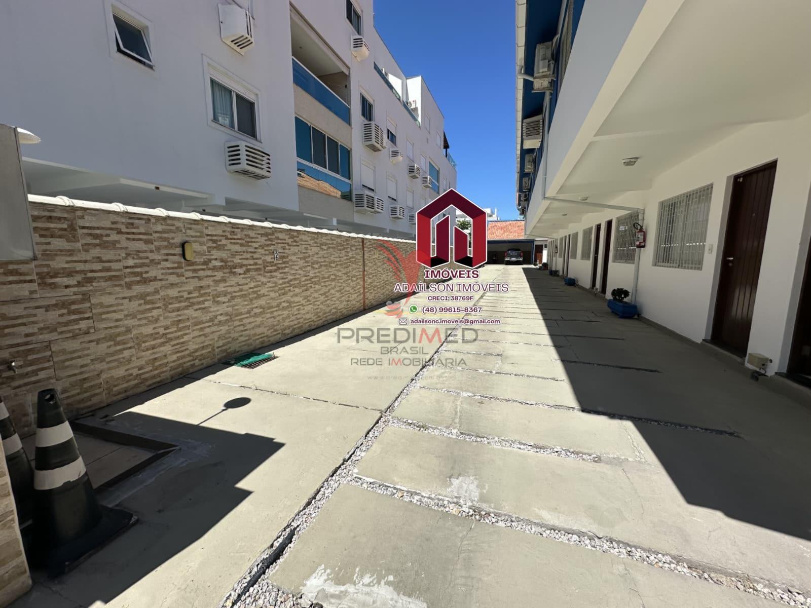 SOBRADOS COM 2 DORMITORIOS EM FLORIANOPLIS, NORTE DA ILHA 400MT DA PRAIA RUA DAS GAIVOTAS Rua Brisamar Florianópolis - 