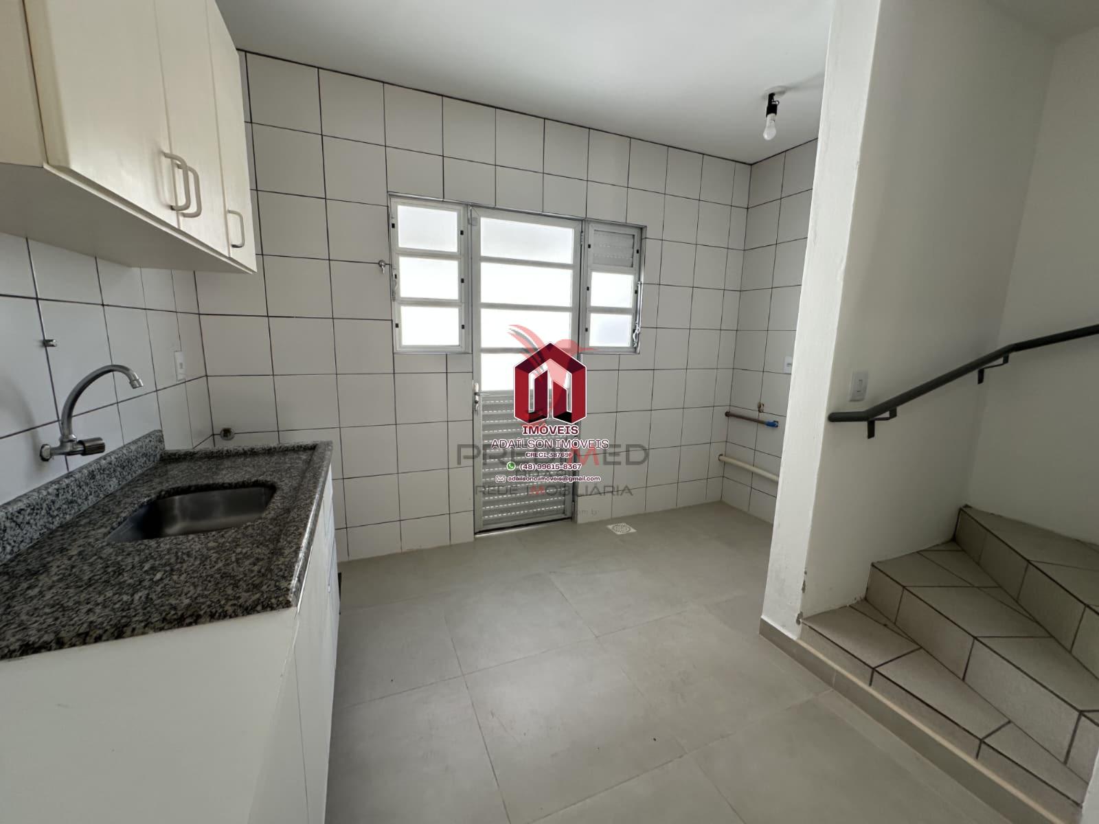 SOBRADOS COM 2 DORMITORIOS EM FLORIANOPLIS, NORTE DA ILHA 400MT DA PRAIA RUA DAS GAIVOTAS Rua Brisamar Florianópolis - 