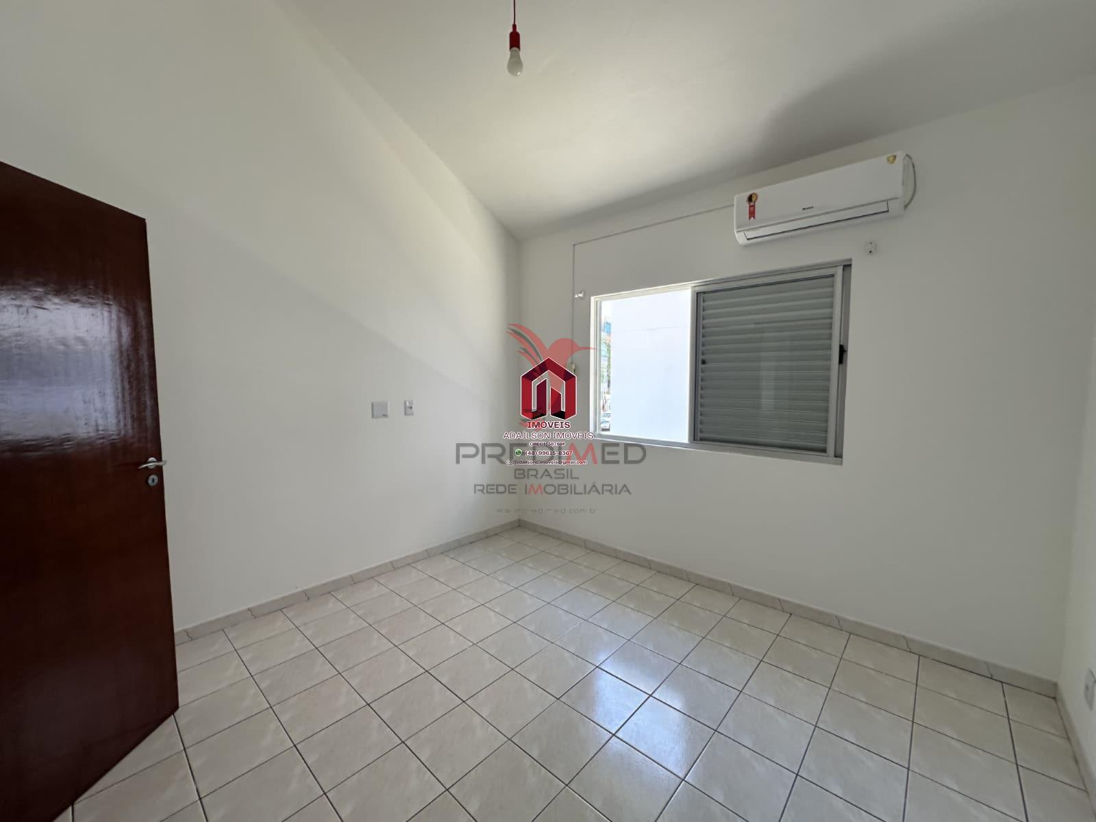 SOBRADOS COM 2 DORMITORIOS EM FLORIANOPLIS, NORTE DA ILHA 400MT DA PRAIA RUA DAS GAIVOTAS Rua Brisamar Florianópolis - 