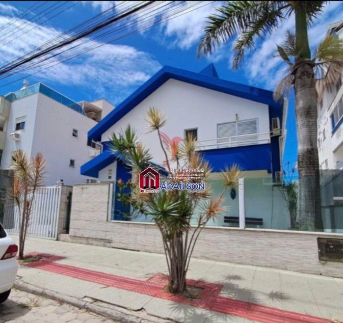 SOBRADOS COM 2 DORMITORIOS EM FLORIANOPLIS, NORTE DA ILHA 400MT DA PRAIA RUA DAS GAIVOTAS Rua Brisamar Florianópolis - 