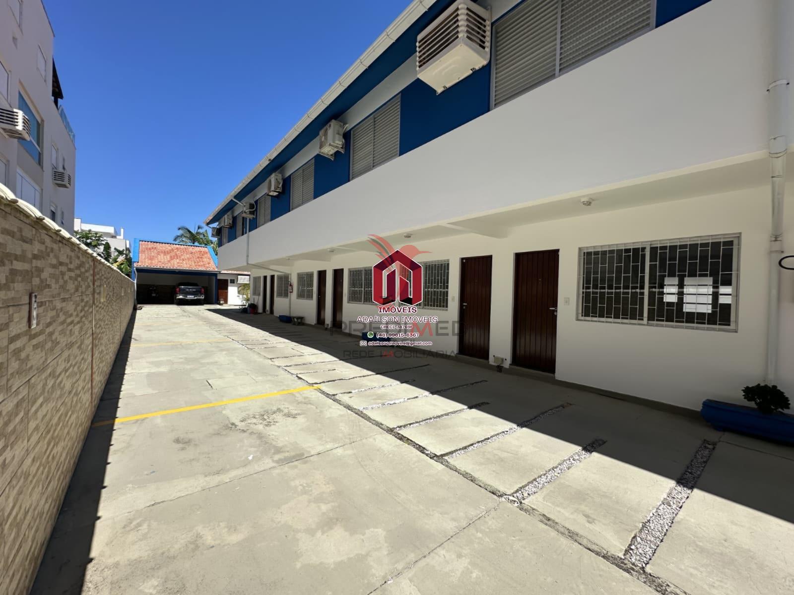 SOBRADOS COM 2 DORMITORIOS EM FLORIANOPLIS, NORTE DA ILHA 400MT DA PRAIA RUA DAS GAIVOTAS Rua Brisamar Florianópolis - 