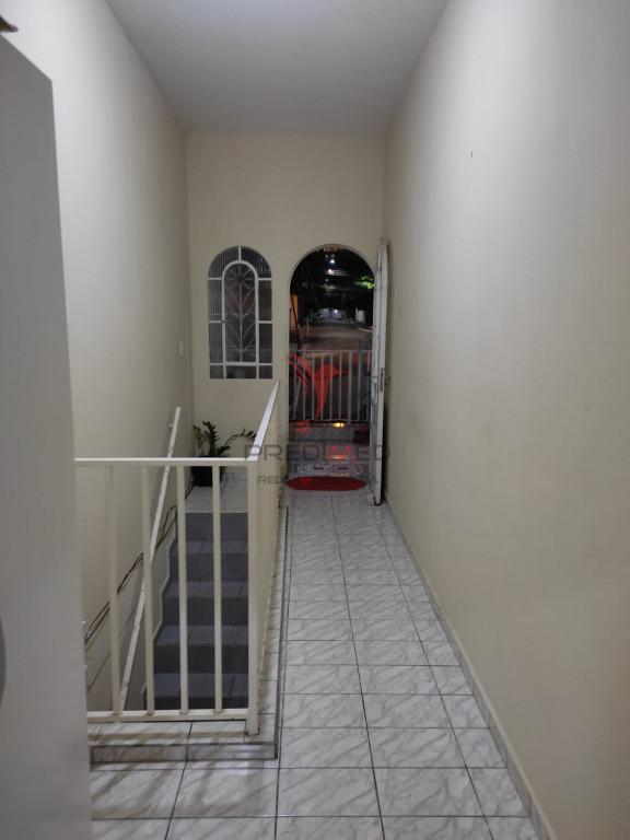 Casa com 5 Quartos , garagem, sacada e quintal, no Bairro Pedregulho. Guaratinguet&aacute;  Guaratinguetá - 