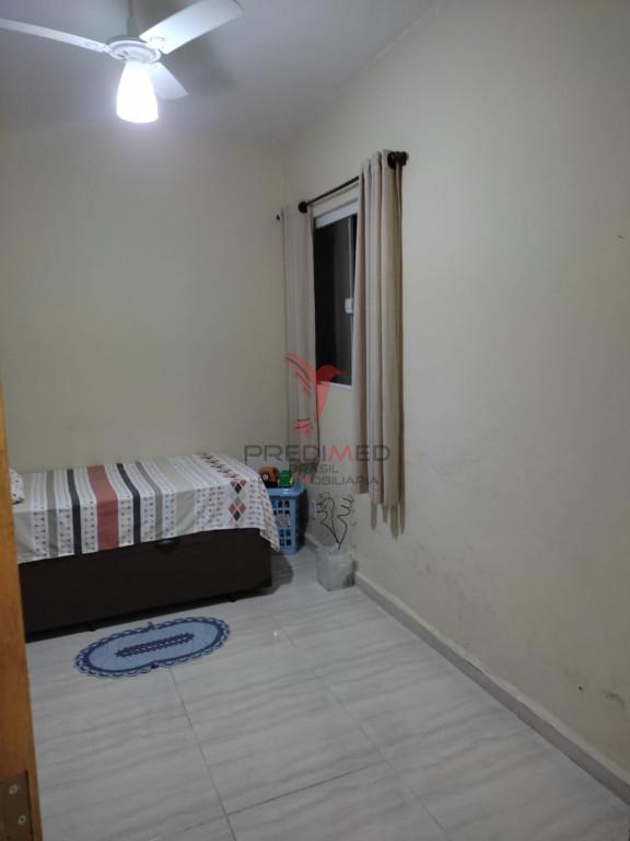 Casa com 5 Quartos , garagem, sacada e quintal, no Bairro Pedregulho. Guaratinguet&aacute;  Guaratinguetá - 