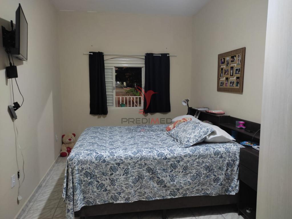 Casa com 5 Quartos , garagem, sacada e quintal, no Bairro Pedregulho. Guaratinguet&aacute;  Guaratinguetá - 