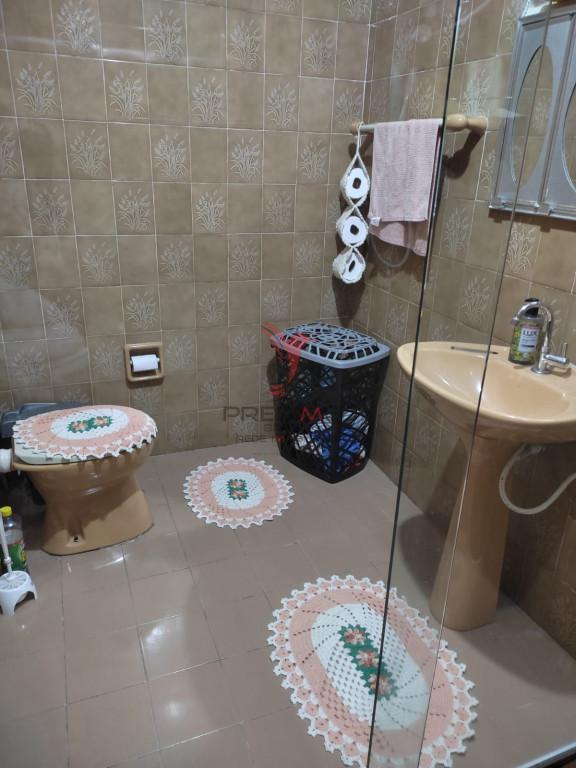 Casa com 5 Quartos , garagem, sacada e quintal, no Bairro Pedregulho. Guaratinguet&aacute;  Guaratinguetá - 