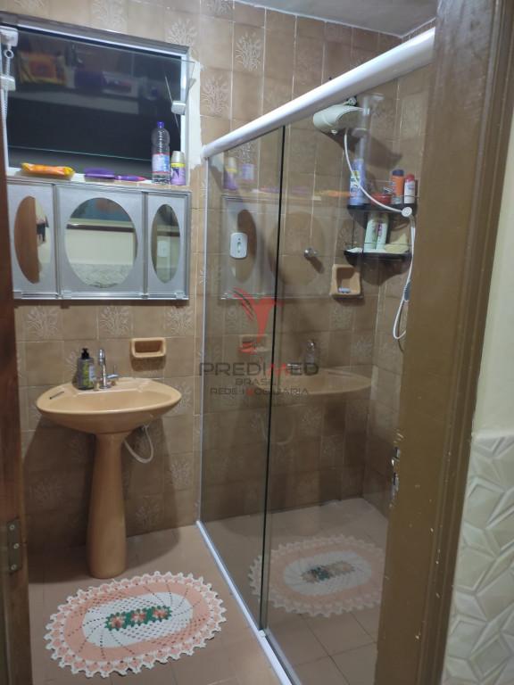 Casa com 5 Quartos , garagem, sacada e quintal, no Bairro Pedregulho. Guaratinguet&aacute;  Guaratinguetá - 