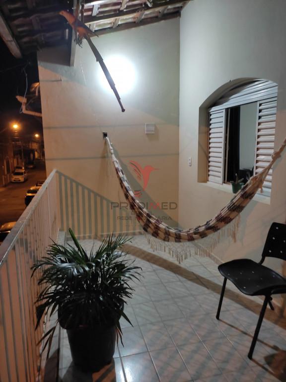 Casa com 5 Quartos , garagem, sacada e quintal, no Bairro Pedregulho. Guaratinguet&aacute;  Guaratinguetá - 