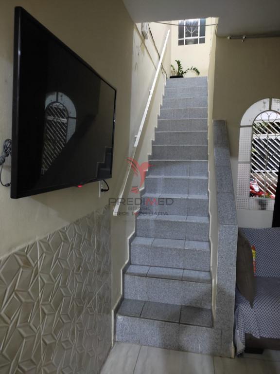 Casa com 5 Quartos , garagem, sacada e quintal, no Bairro Pedregulho. Guaratinguet&aacute;  Guaratinguetá - 