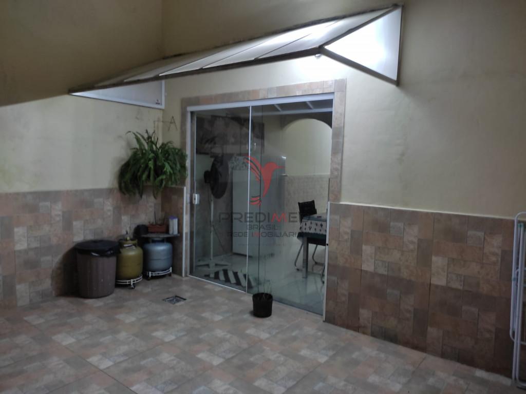 Casa com 5 Quartos , garagem, sacada e quintal, no Bairro Pedregulho. Guaratinguet&aacute;  Guaratinguetá - 