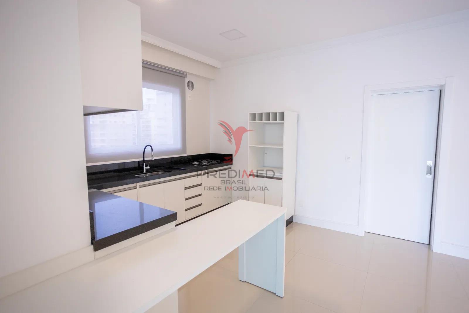 Edif&iacute;cio Magestic: Amplitude e Exclusividade na Meia Praia Rua 276 - - 