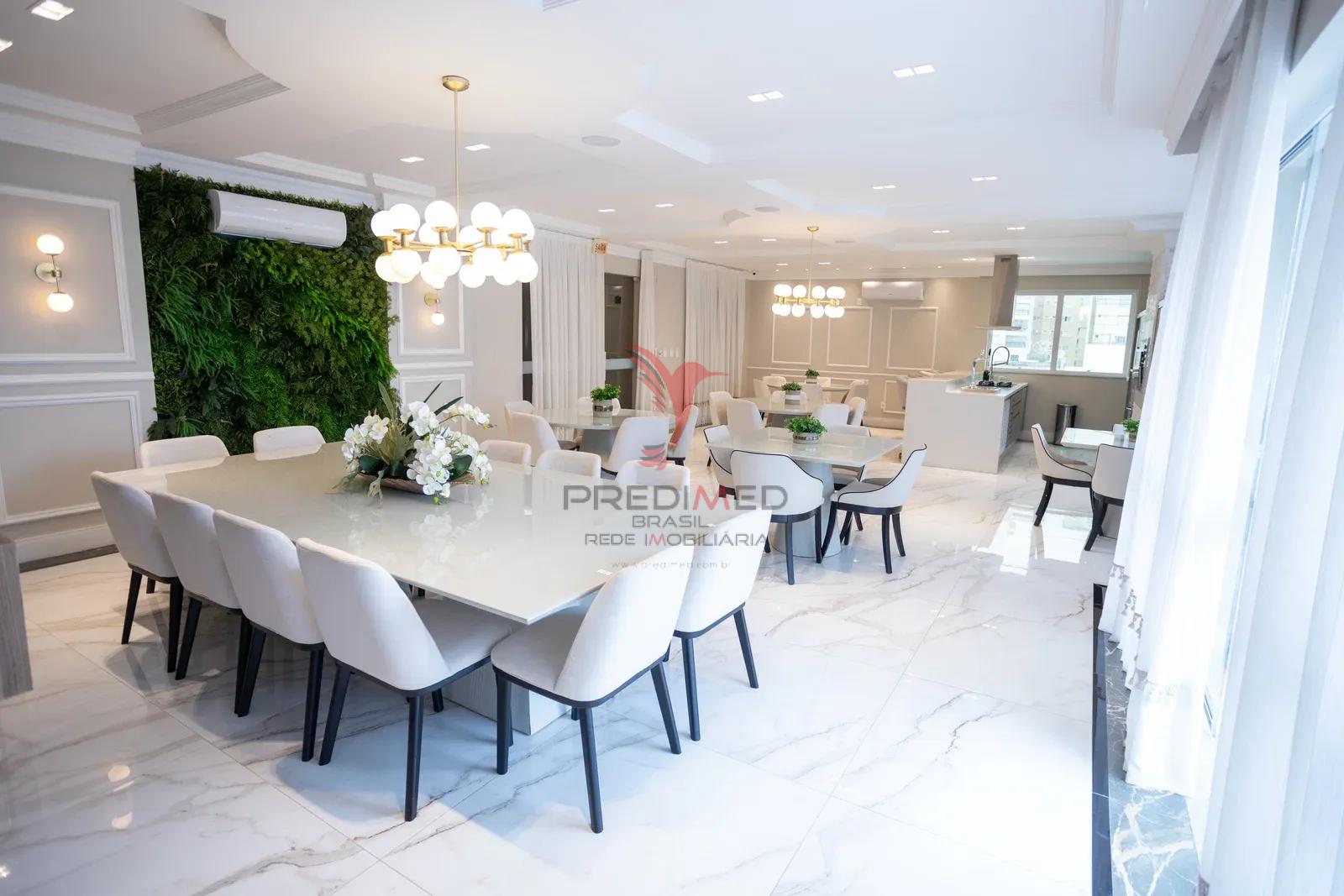 Edif&iacute;cio Magestic: Amplitude e Exclusividade na Meia Praia Rua 276 - - 