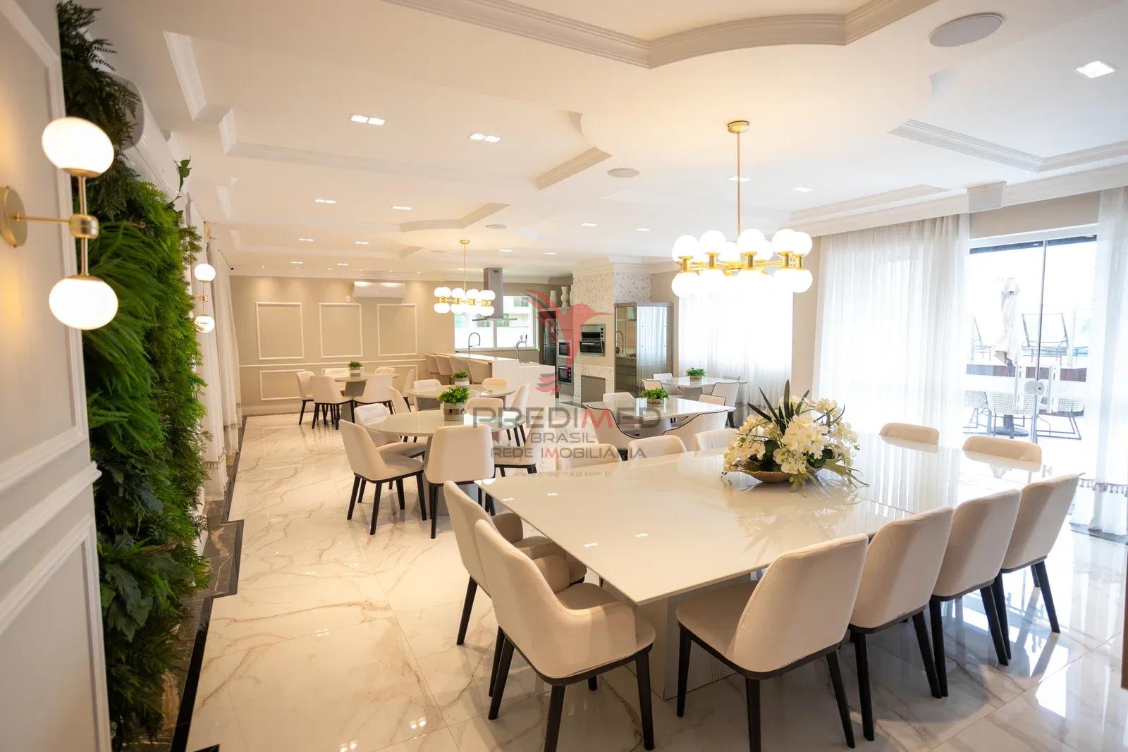 Edif&iacute;cio Magestic: Amplitude e Exclusividade na Meia Praia Rua 276 - - 