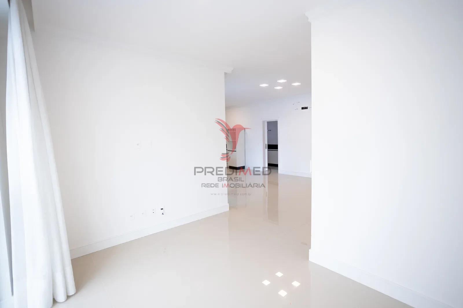 Edif&iacute;cio Magestic: Amplitude e Exclusividade na Meia Praia Rua 276 - - 