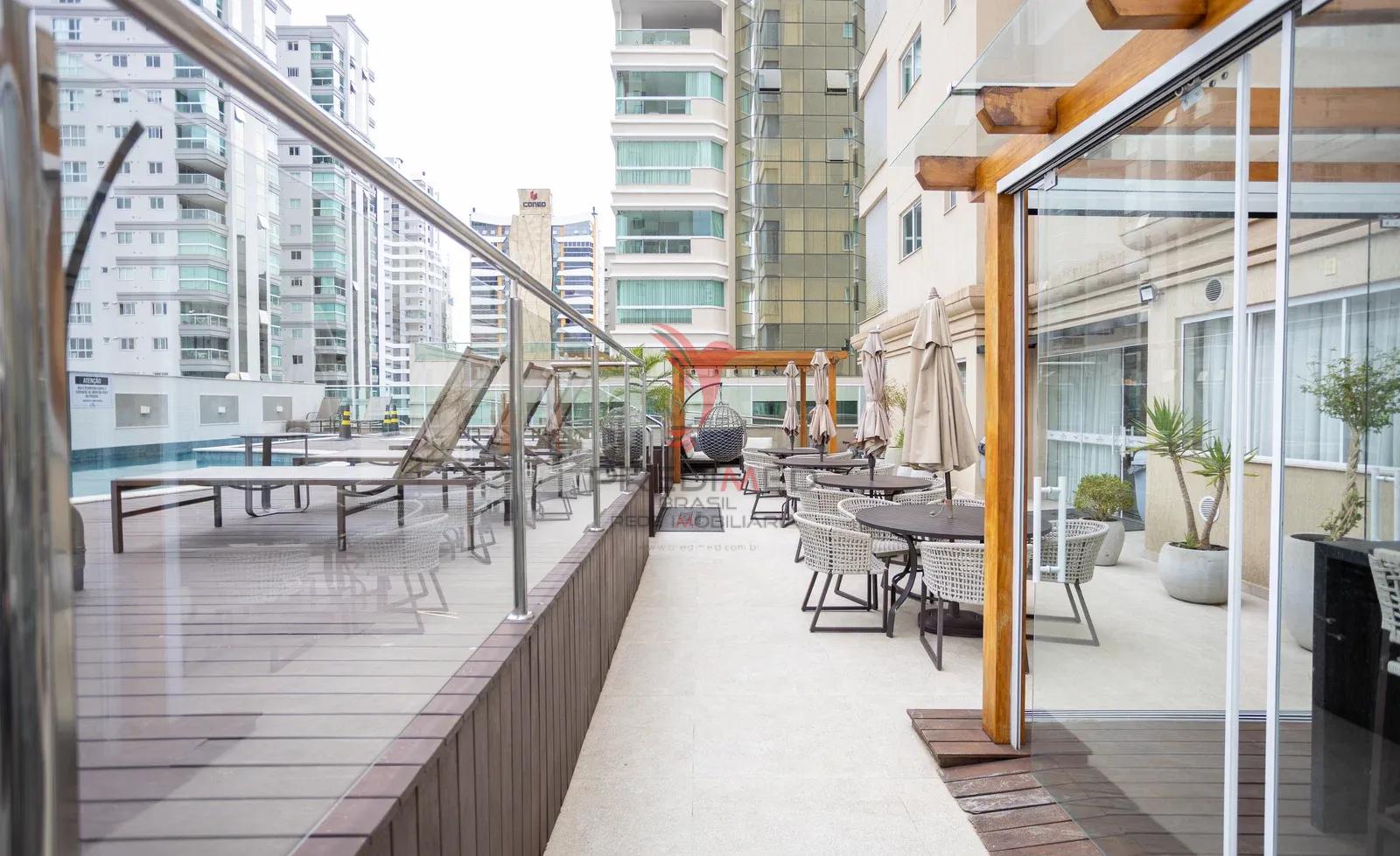 Edif&iacute;cio Magestic: Amplitude e Exclusividade na Meia Praia Rua 276 - - 