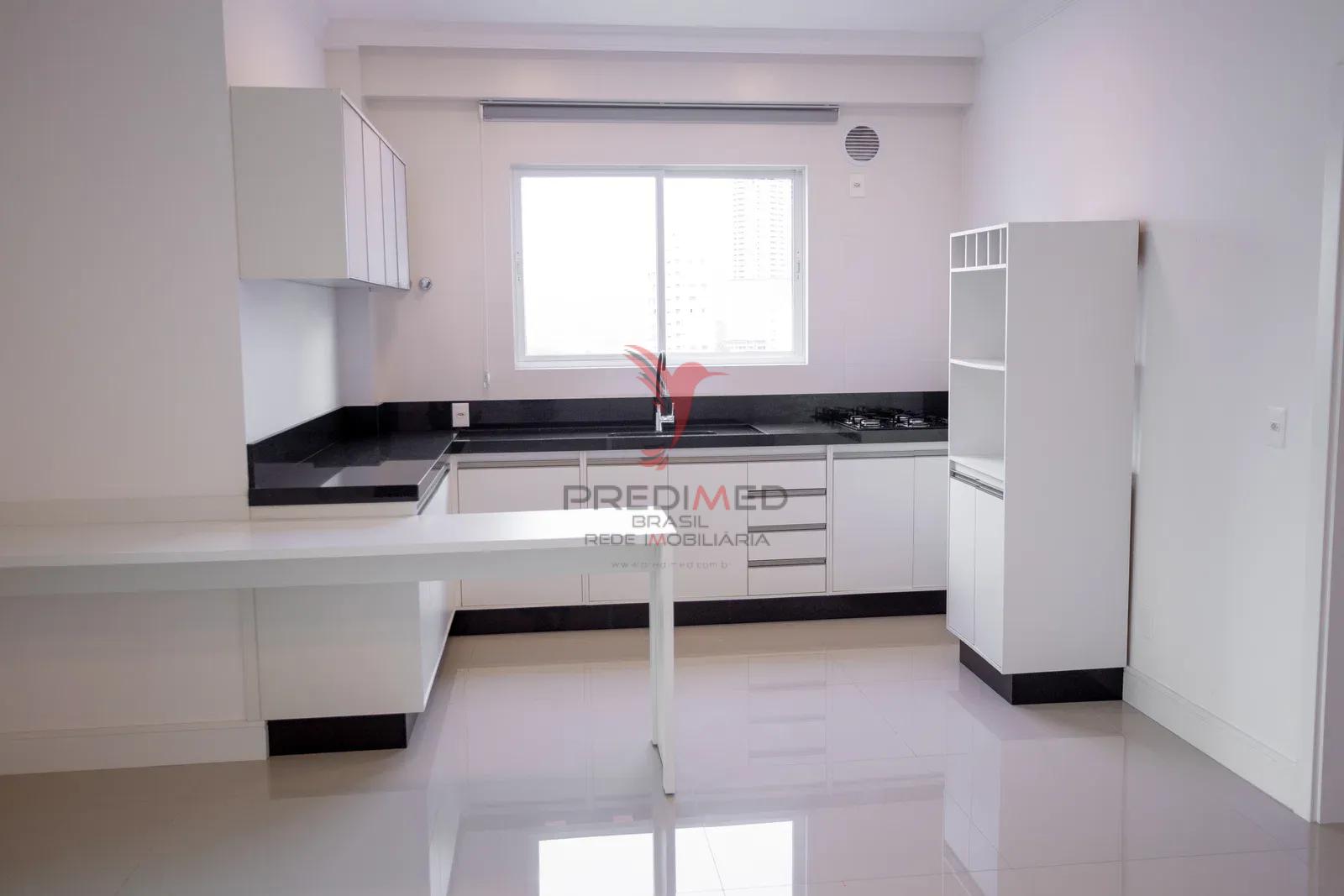 Edif&iacute;cio Magestic: Amplitude e Exclusividade na Meia Praia Rua 276 - - 