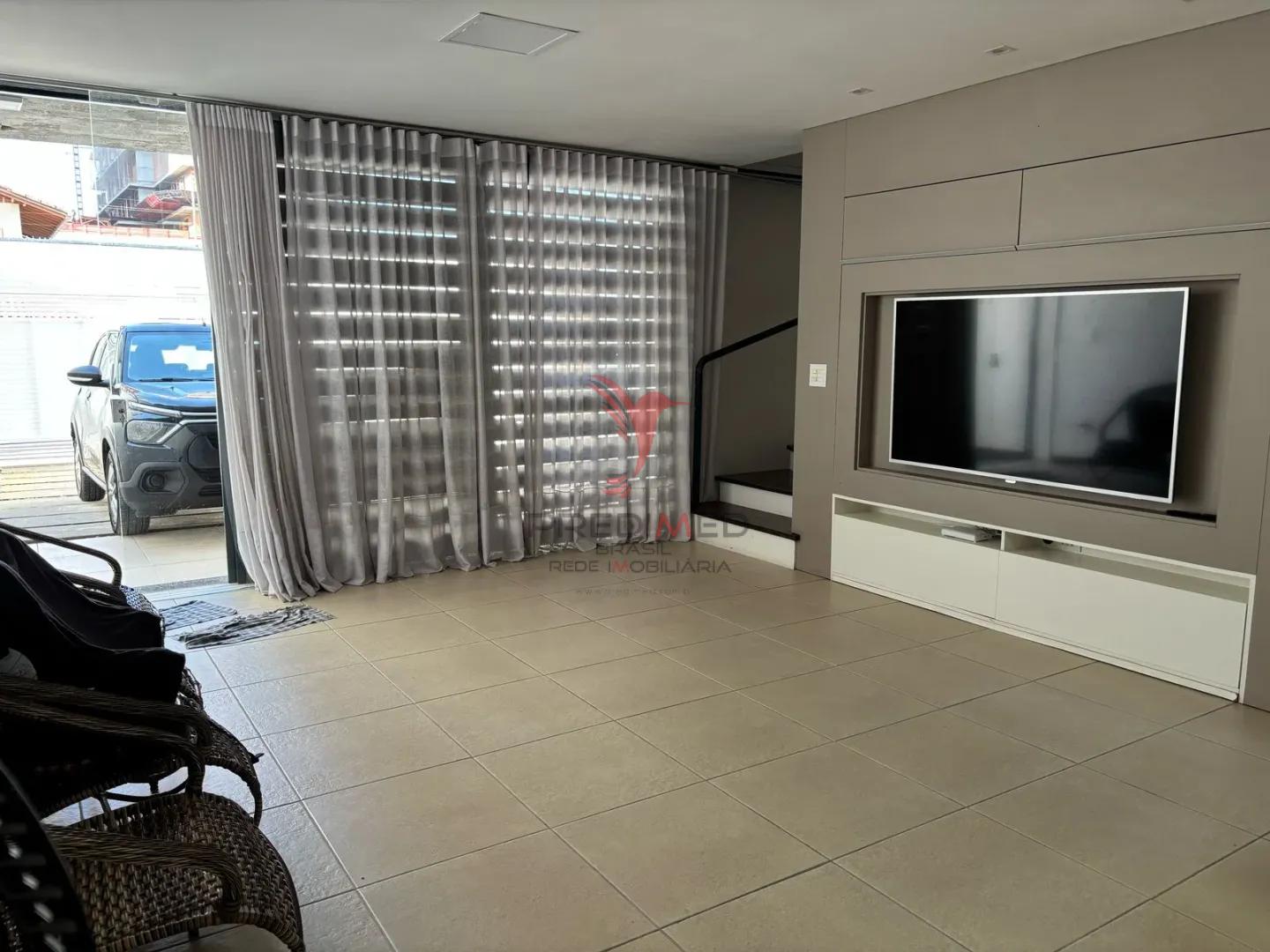 Alto Padr&atilde;o em Pi&ccedil;arras &ndash; Conforto, Design e Jacuzzi Privativa Rua Arvoredo - - 