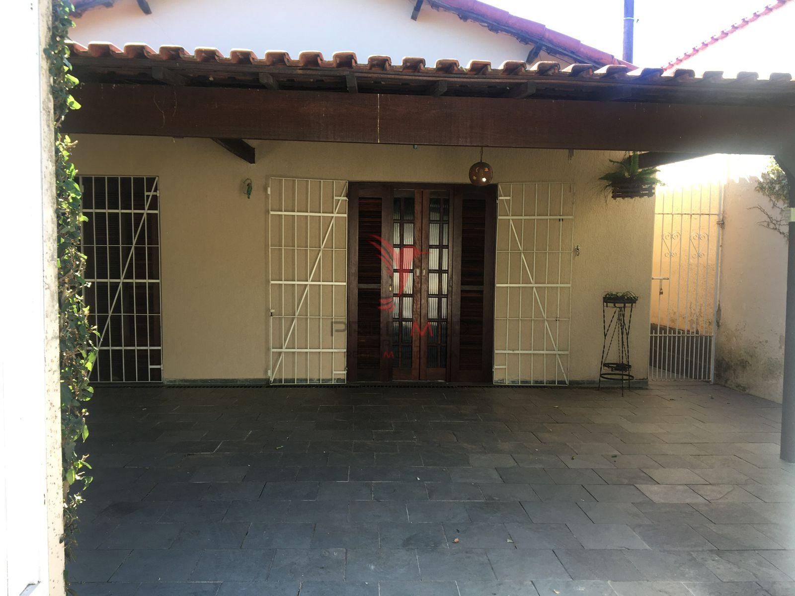 Casa com Piscina , Quintal, Solarium, 2 Vagas ,&aacute; venda no Bairro S&atilde;o Bento, Guaratinguet&aacute;  Guaratinguetá - 