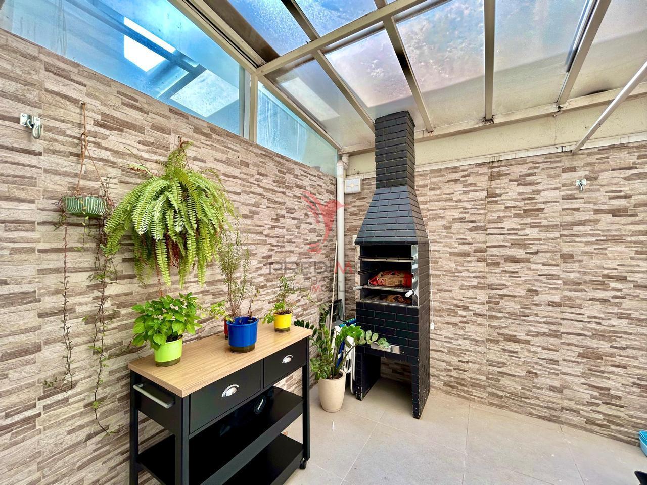 VENDO CASA DE CONDOMINIO FECHADO, 2 VAGAS DE GARAGEM, 2 DORMITORIOS, CHURRASQQUEIRAC Rua Pierre de Beranger São Paulo - 