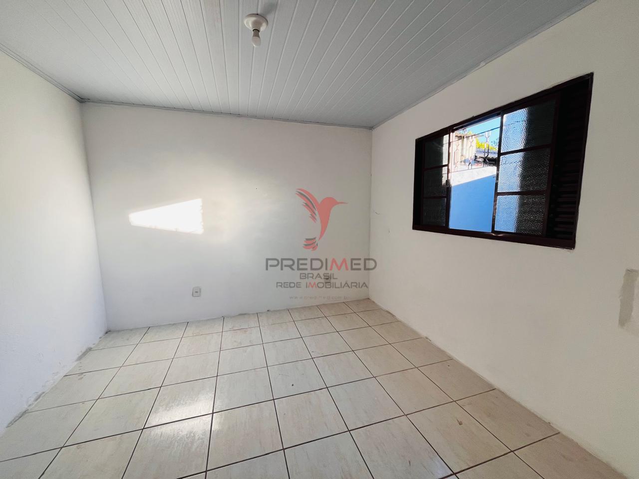 Casa de 2 Quartos, Garagem para 2 Carros, Quintal .10 minutos da Universidade de St&ordf;Maria  Santa Maria - 