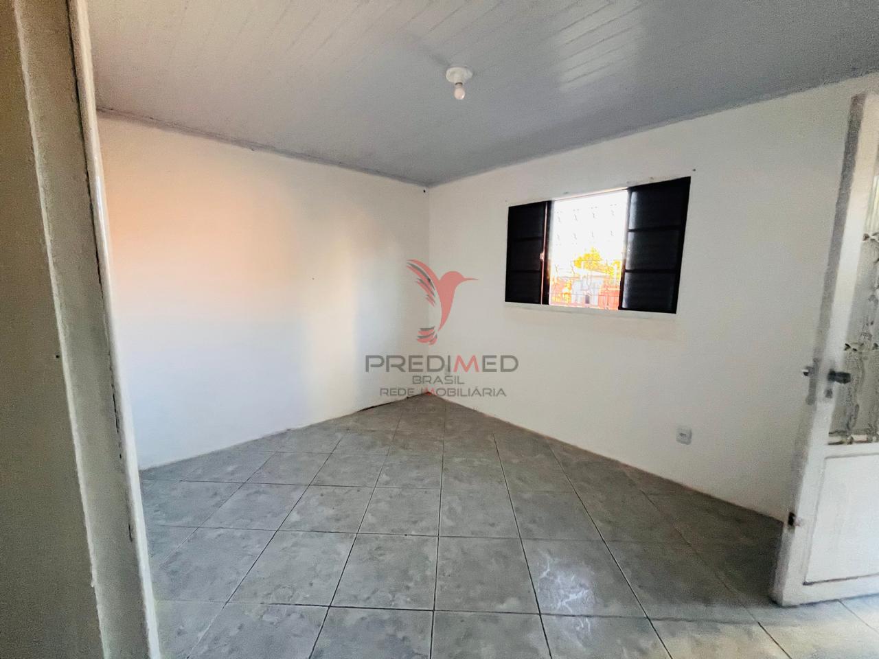 Casa de 2 Quartos, Garagem para 2 Carros, Quintal .10 minutos da Universidade de St&ordf;Maria  Santa Maria - 