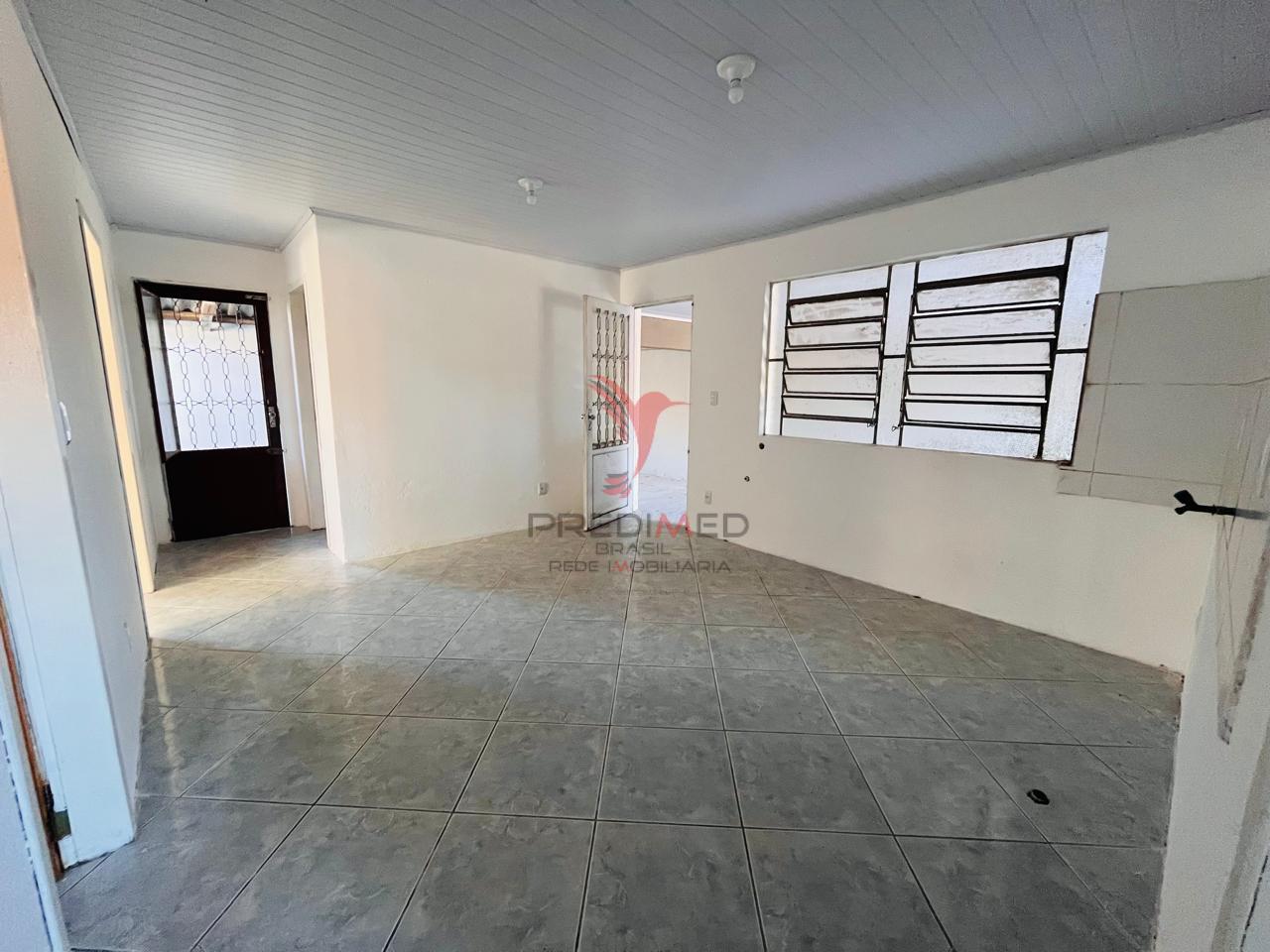 Casa de 2 Quartos, Garagem para 2 Carros, Quintal .10 minutos da Universidade de St&ordf;Maria  Santa Maria - 