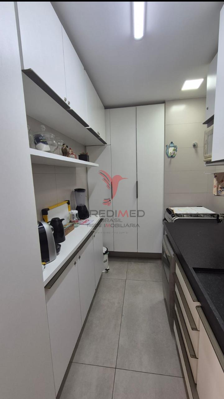 Apartamento Bel&iacute;ssimo, com varanda ,em Mana&iacute;ra vista parcial mar Sul Rua Bananeiras João Pessoa - 