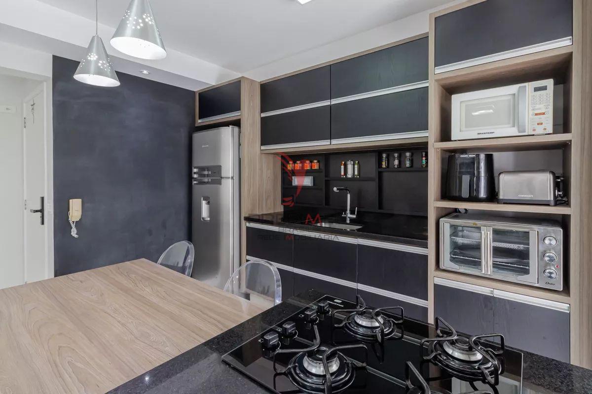 VENDO AP. REFORMADO, MOBILIADO, COM 1 SUITE E, 1 VAGA DE GARAGEM NO MORUMBI Rua Nelson Gama de Oliveira São Paulo - 