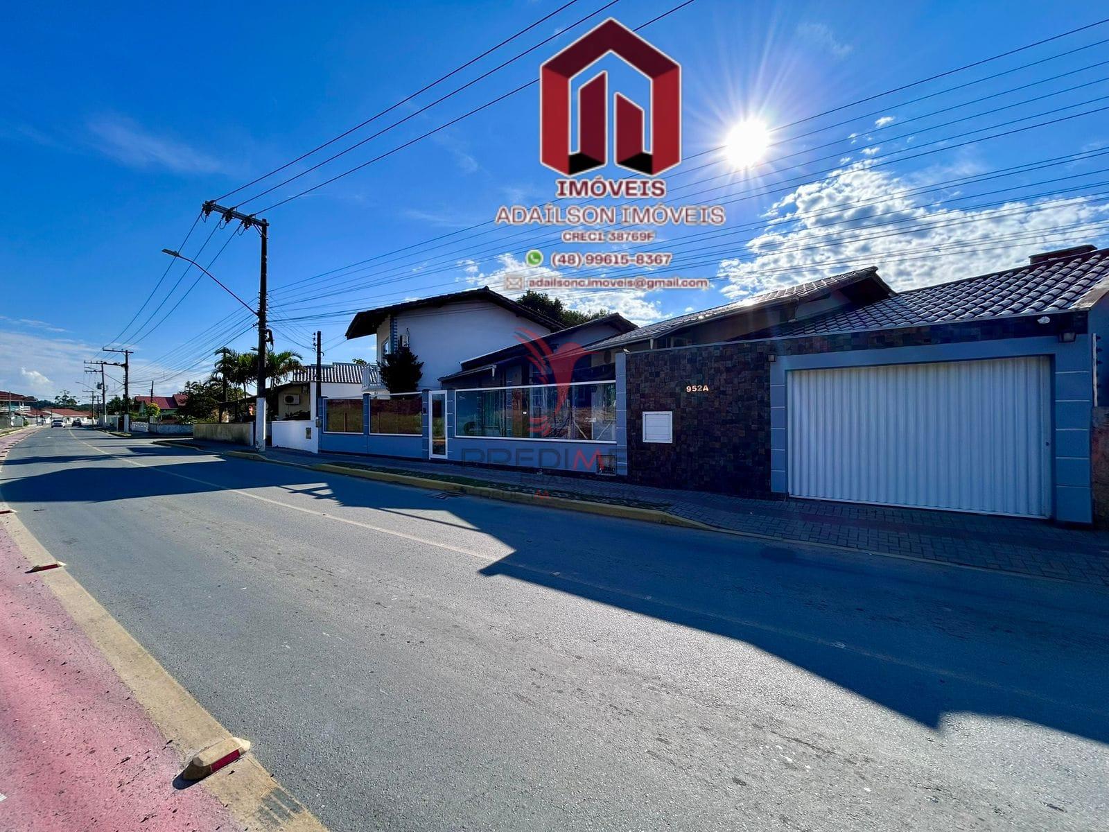 Casa Porteira Fechada &agrave; Venda em Balne&aacute;rio Pi&ccedil;arras/SC Brasil  Balneário Piçarras - 