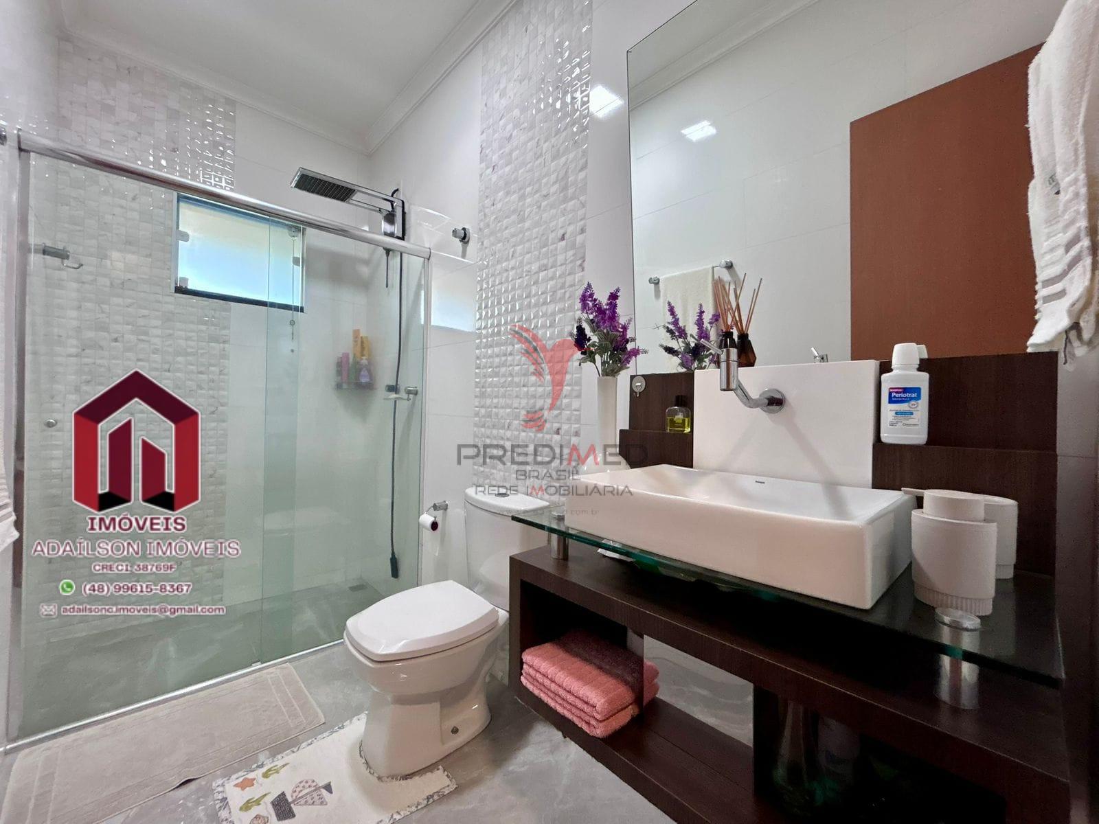 Casa Porteira Fechada &agrave; Venda em Balne&aacute;rio Pi&ccedil;arras/SC Brasil  Balneário Piçarras - 