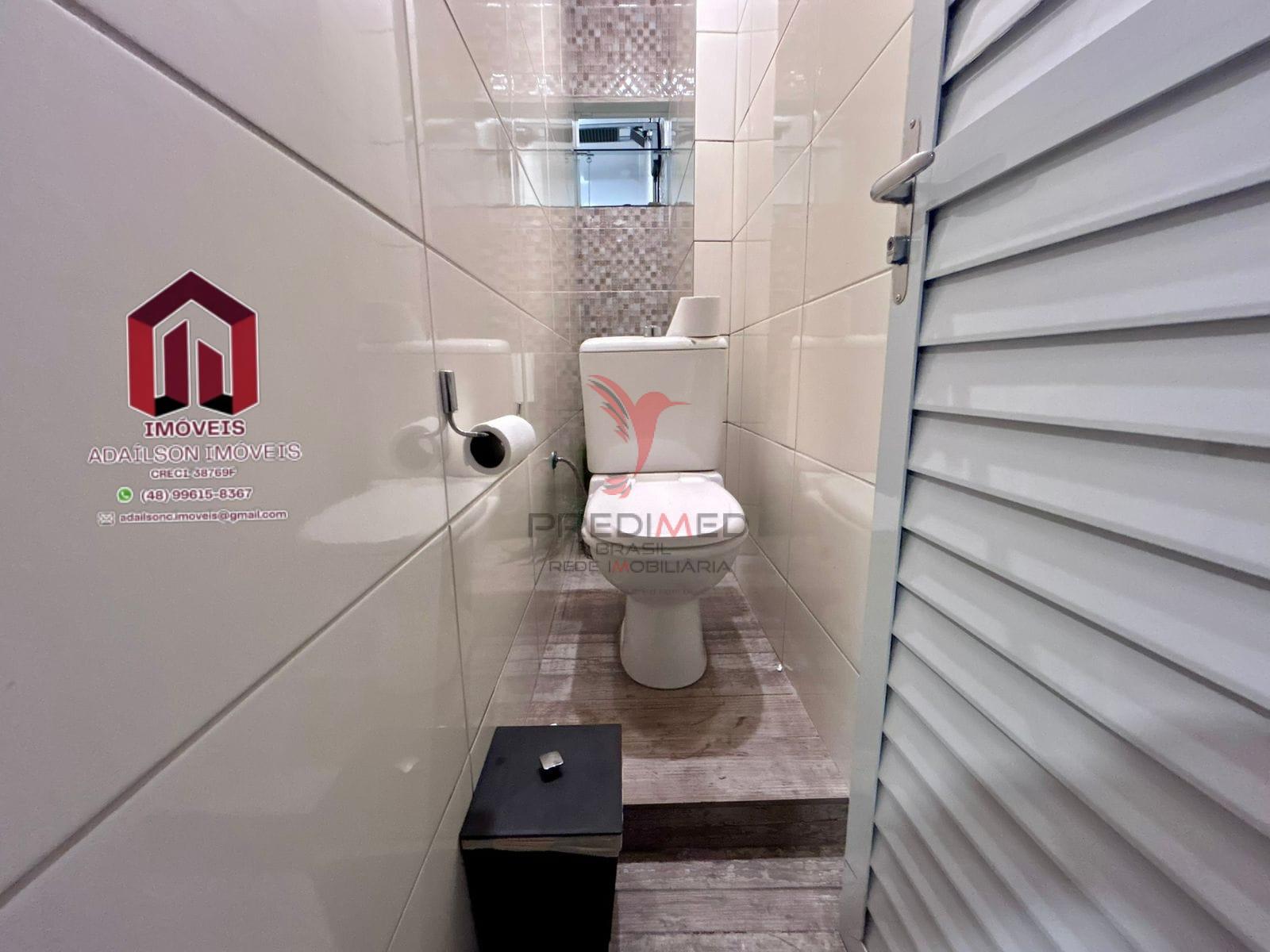 Casa Porteira Fechada &agrave; Venda em Balne&aacute;rio Pi&ccedil;arras/SC Brasil  Balneário Piçarras - 