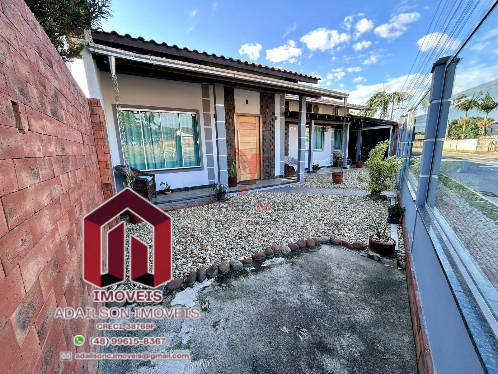 Casa Porteira Fechada &agrave; Venda em Balne&aacute;rio Pi&ccedil;arras/SC Brasil  Balneário Piçarras - 