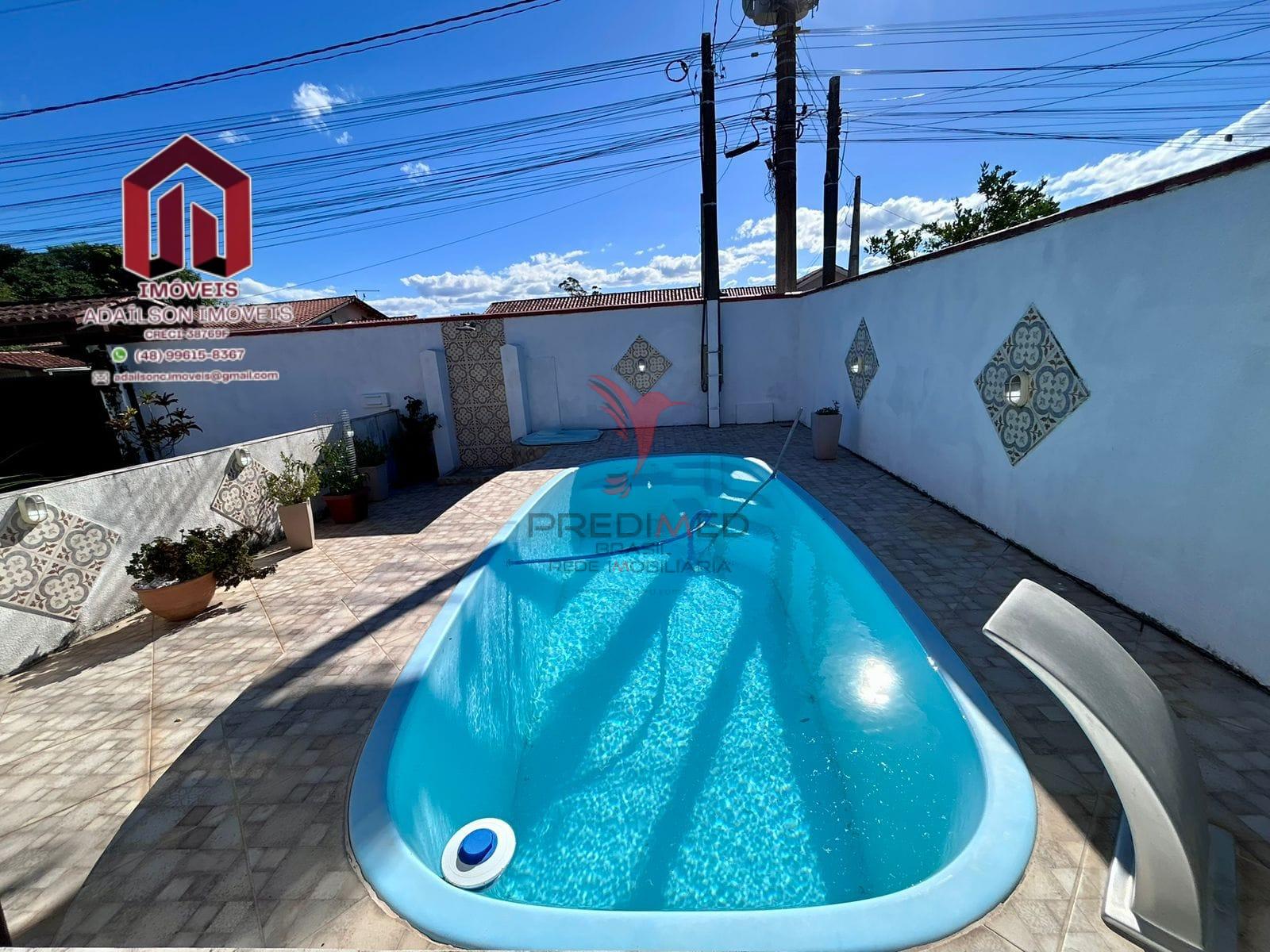 Casa Porteira Fechada &agrave; Venda em Balne&aacute;rio Pi&ccedil;arras/SC Brasil  Balneário Piçarras - 