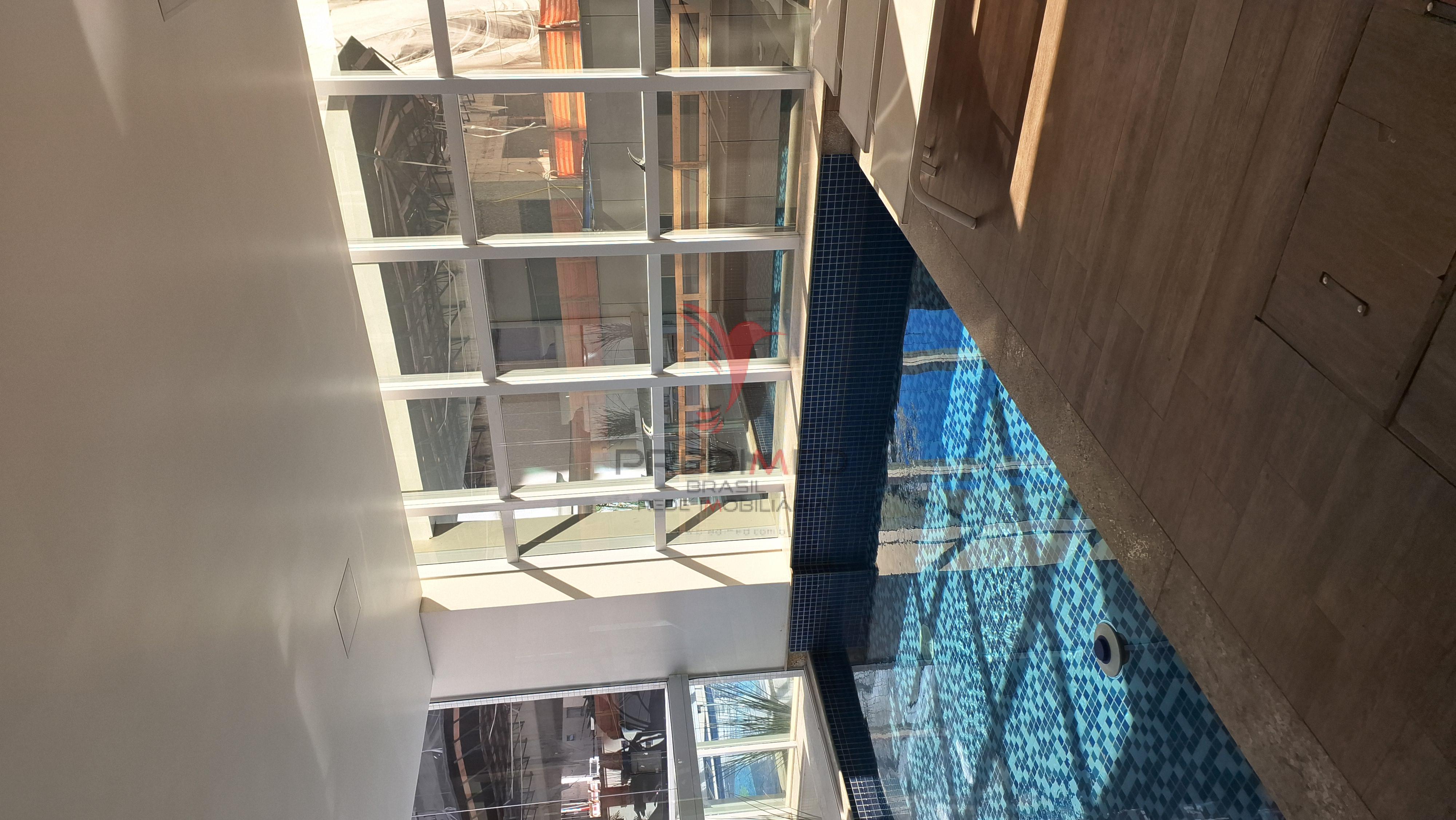 Apartamento alto padr&atilde;o na meia praia  Itapema - 