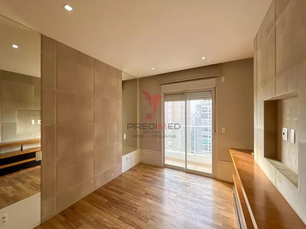 VENDO, ALUGO, NO  CAMPO BELO ESTE BEL&Iacute;SSIMO APARTAMENTO! ANDAR ALTO, 288M2, ACEITA PETH Rua Gabriele D'Annunzio São Paulo - 