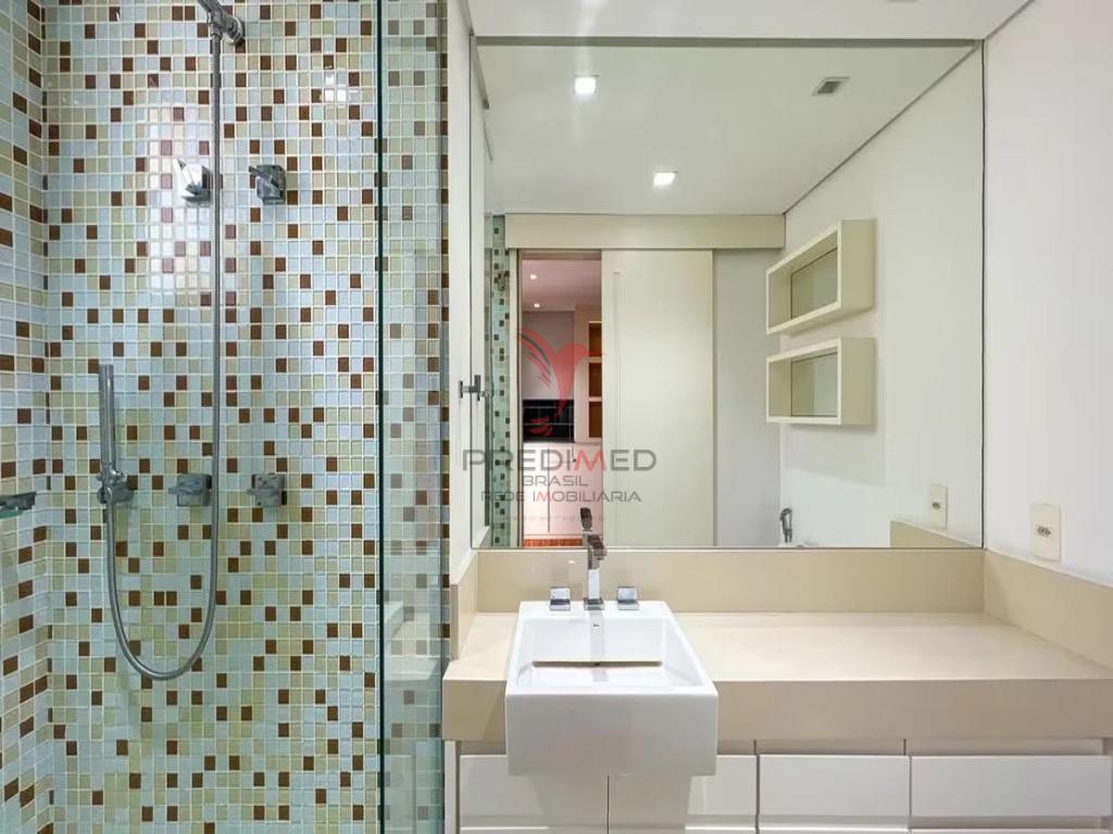 VENDO, ALUGO, NO  CAMPO BELO ESTE BEL&Iacute;SSIMO APARTAMENTO! ANDAR ALTO, 288M2, ACEITA PETH Rua Gabriele D'Annunzio São Paulo - 
