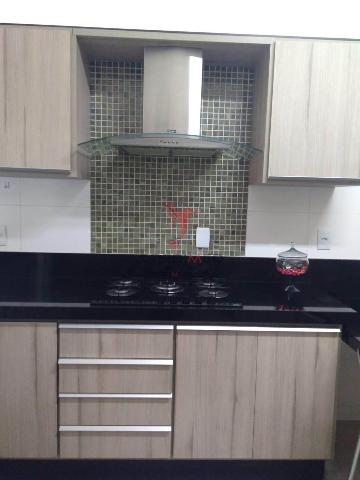 Linda Casa com piscina, churrasqueiras, 4 Vagas de Garagem, no Bairro Bela Vista 2  Guaratinguetá - 